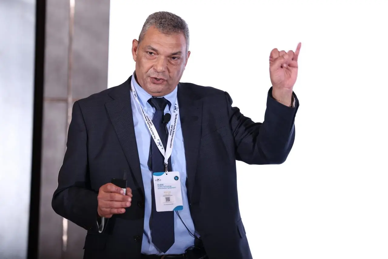 Dr Mohamed El‑Ashram presenting at an international poultry industry conference